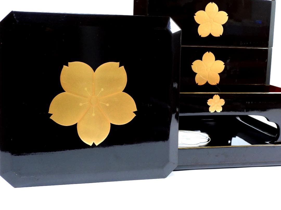 お重箱 5段重 金蒔絵 桜紋　蓋２枚 高脚台付