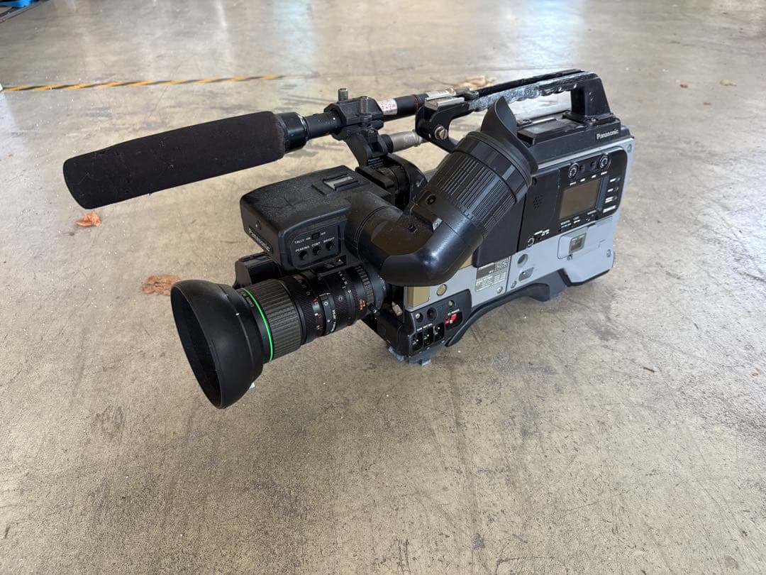 パナソニック　WV-F565