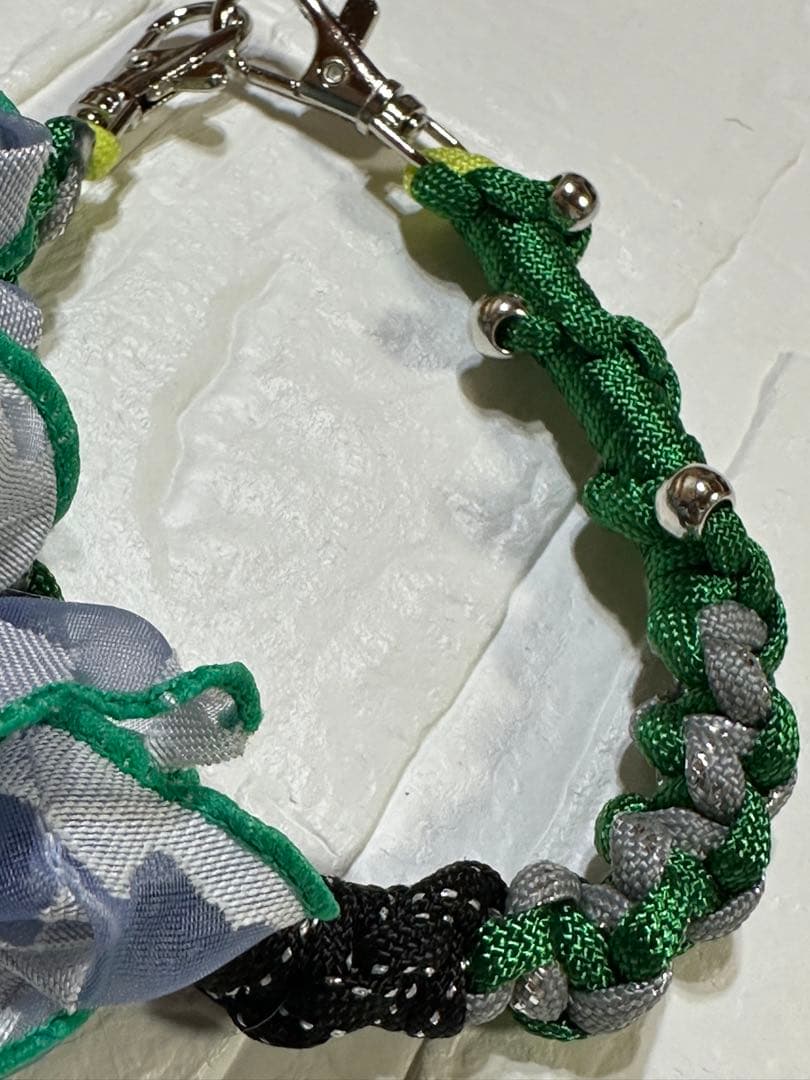 ゆきんこ・*:.ღパラコードスマホストラップ