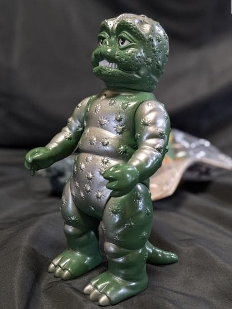 ミニラ（ブルマァク復刻）＆未開封カマキラス（マルサン）ソフビ２体セット＋１