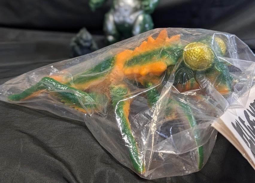 ミニラ（ブルマァク復刻）＆未開封カマキラス（マルサン）ソフビ２体セット＋１