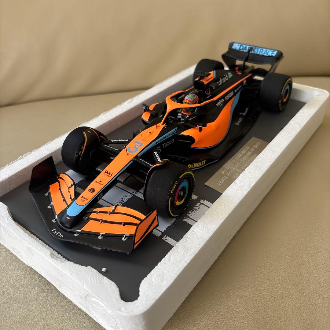 1/18 ミニチャンプス マクラーレンMCL36 D.リカルド