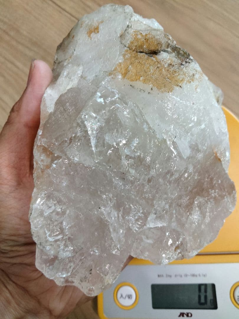 山梨県　乙女鉱山　国産天然水晶　虹入り水晶　1558g　　国産鉱物 硫黄入り水晶