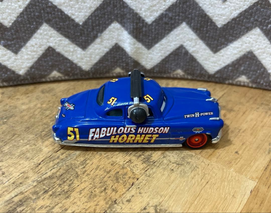 マテル　カーズ ラジエータースプリングスの仲間たち7台セット