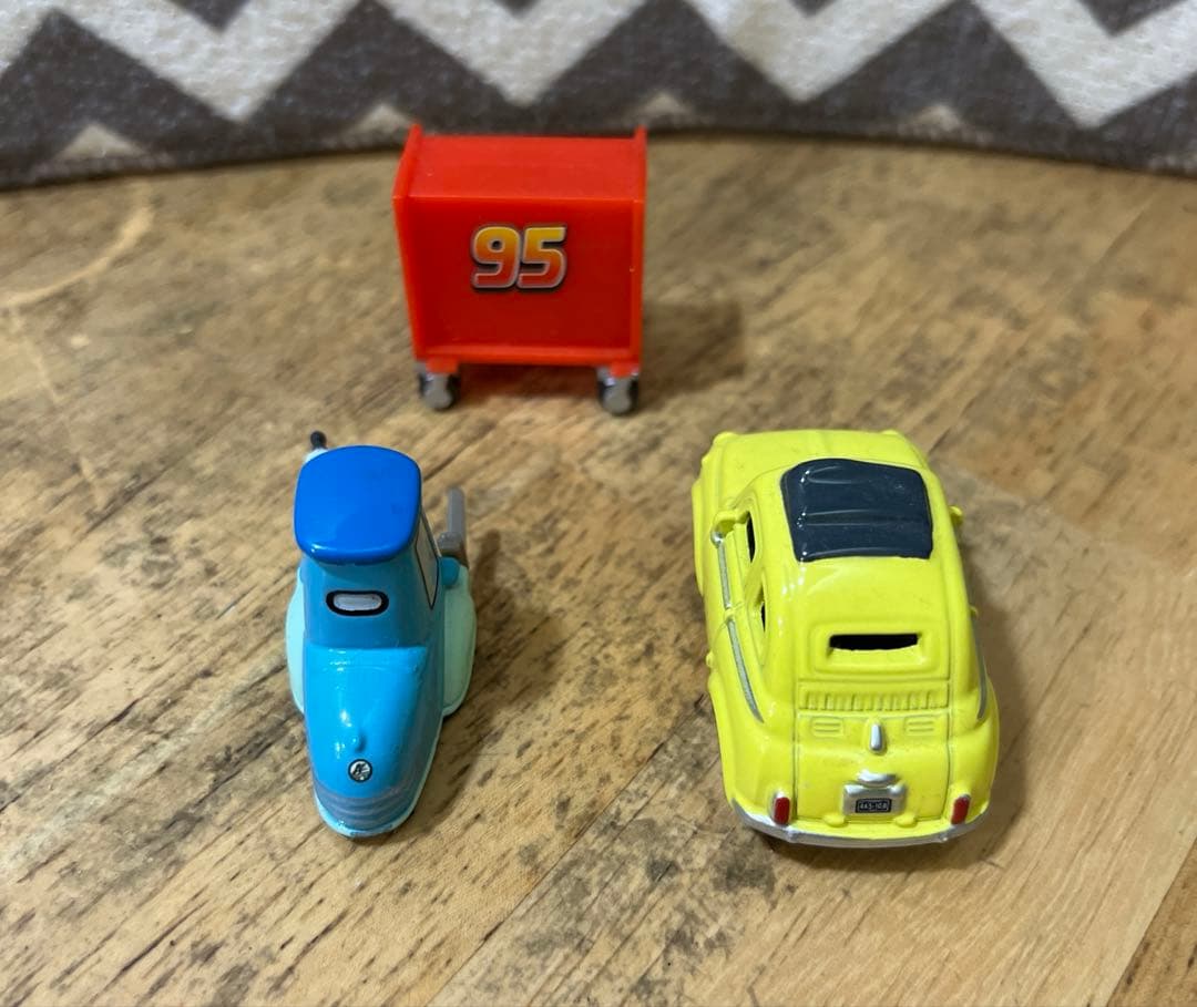 マテル　カーズ ラジエータースプリングスの仲間たち7台セット