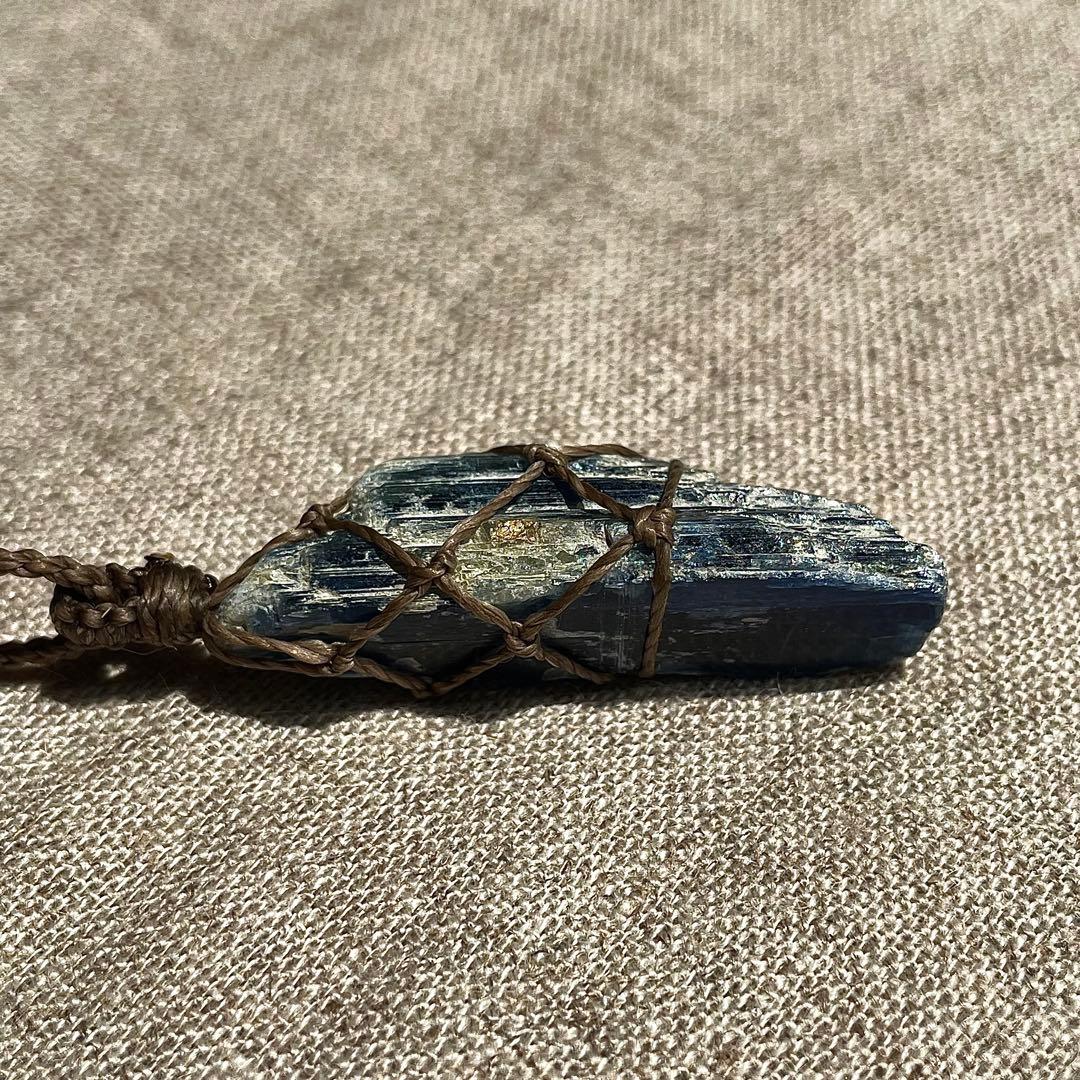 カイヤナイト ネパール産 ＊ マクラメペンダント なネックレス ⑤