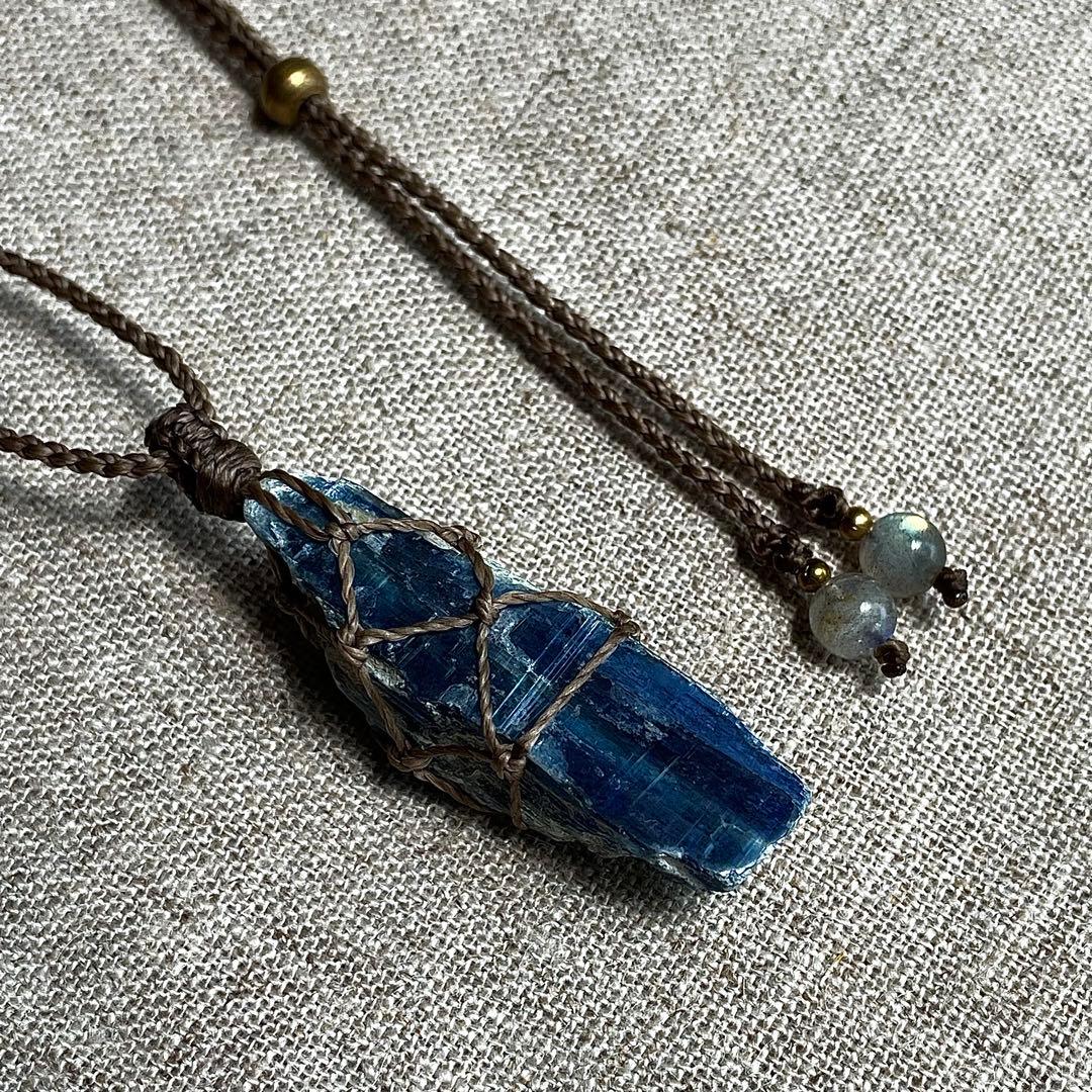 カイヤナイト ネパール産 ＊ マクラメペンダント なネックレス ⑤