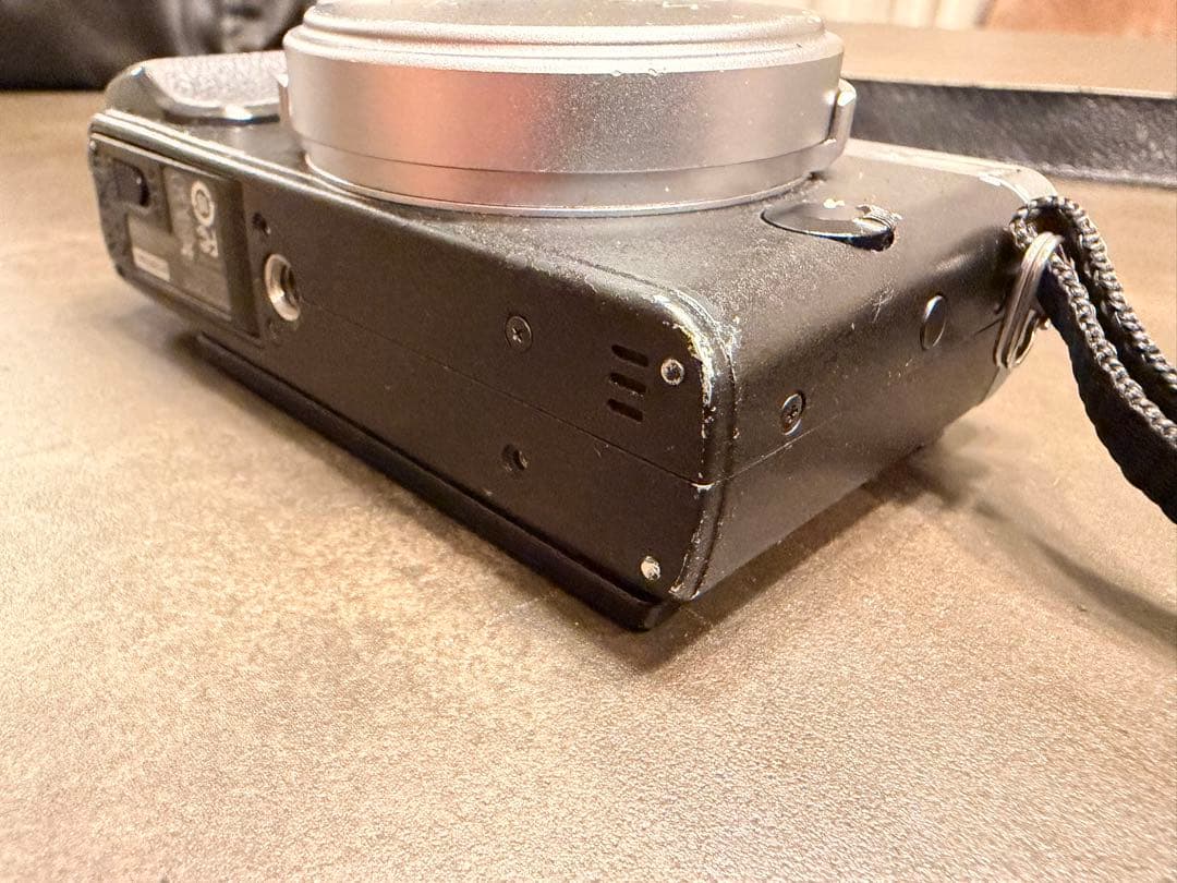 FUJIFILM X70 シルバー コンパクトデジタルカメラ