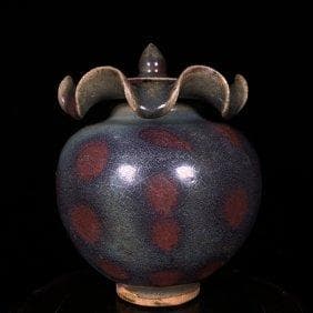 宋俊窯の蓮葉蓋壺