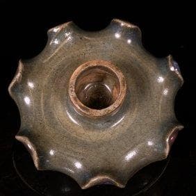 宋俊窯の蓮葉蓋壺