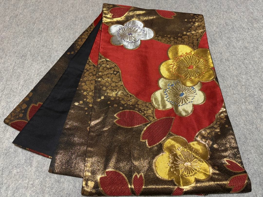 振袖フルセット　早い者勝ち！大特価！　宝尽くし柄　正絹　中古　成人式　フォーマル