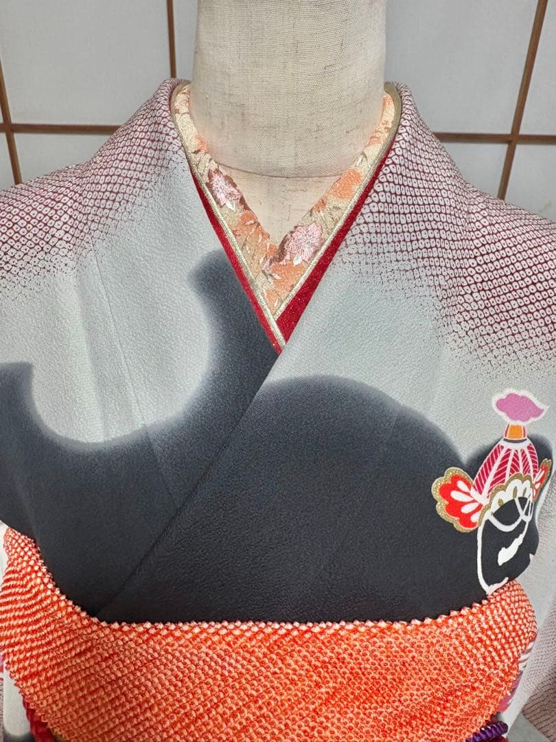 振袖フルセット　早い者勝ち！大特価！　宝尽くし柄　正絹　中古　成人式　フォーマル