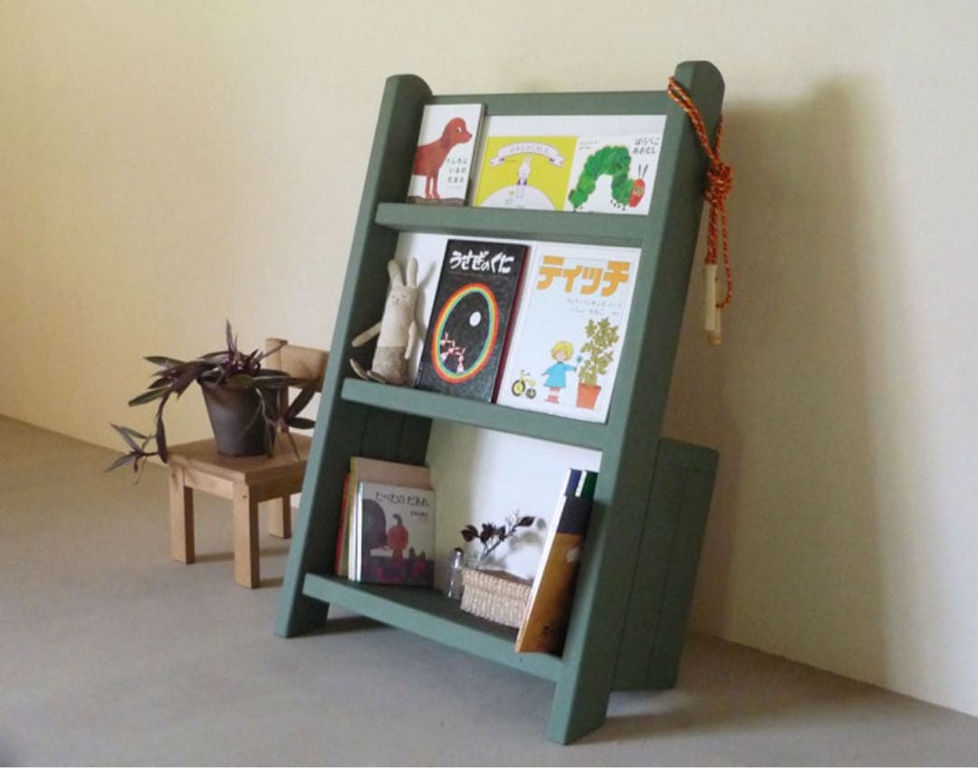 絵本棚 山の前製作所　ほろほろ森