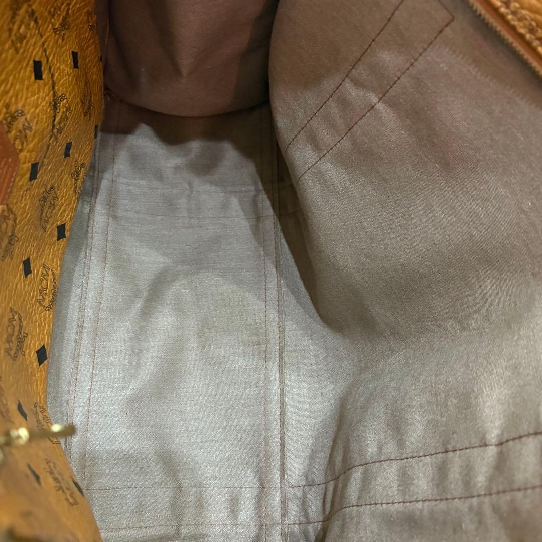 ☆MCM☆ショョダーバッグ　大きめ　幅38cm 7333H