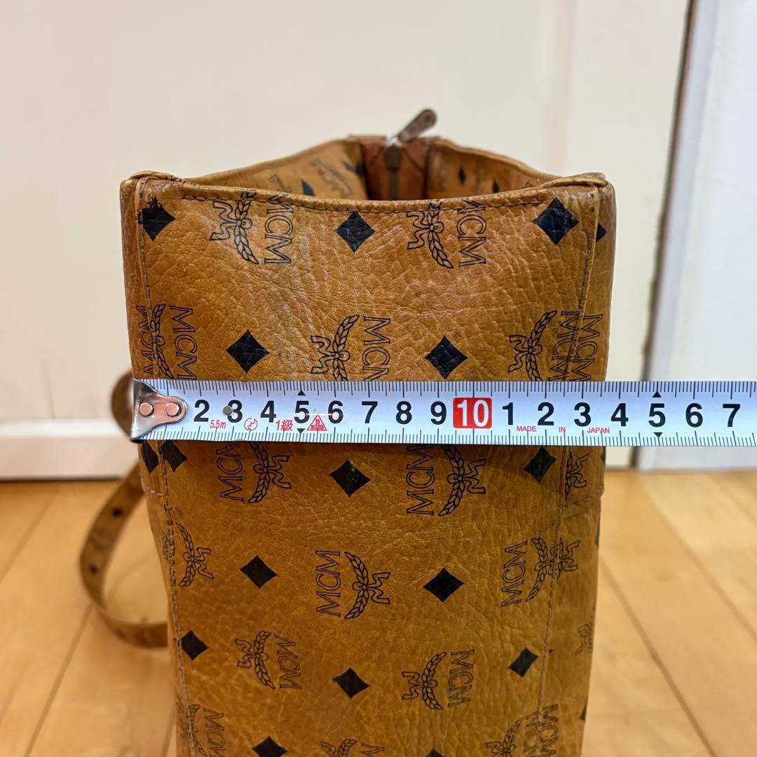 ☆MCM☆ショョダーバッグ　大きめ　幅38cm 7333H