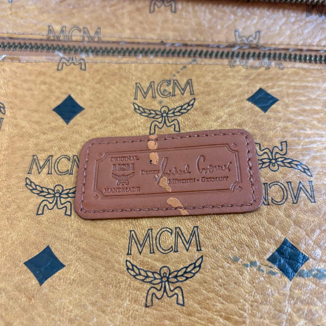 ☆MCM☆ショョダーバッグ　大きめ　幅38cm 7333H