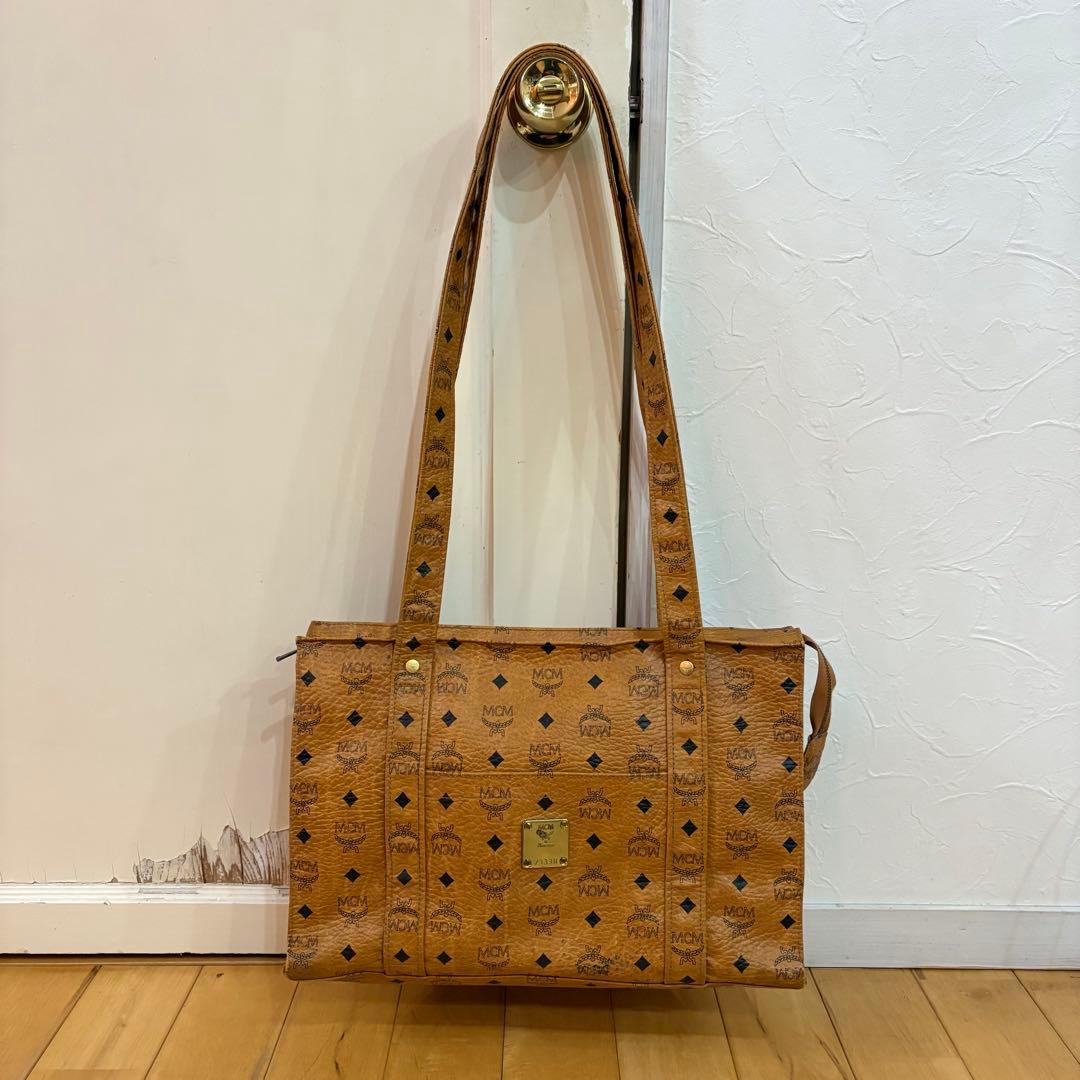 ☆MCM☆ショョダーバッグ　大きめ　幅38cm 7333H