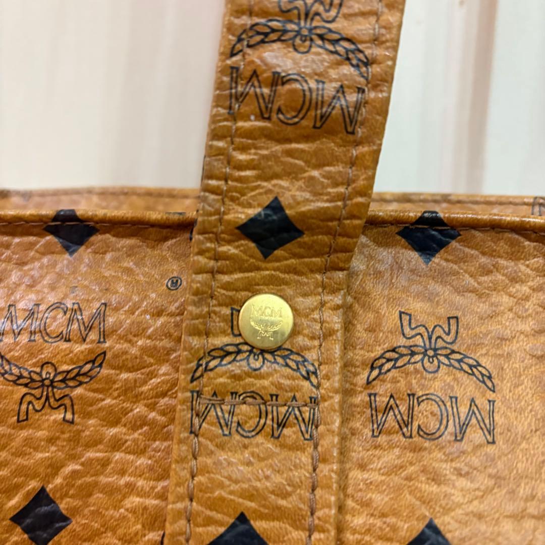 ☆MCM☆ショョダーバッグ　大きめ　幅38cm 7333H