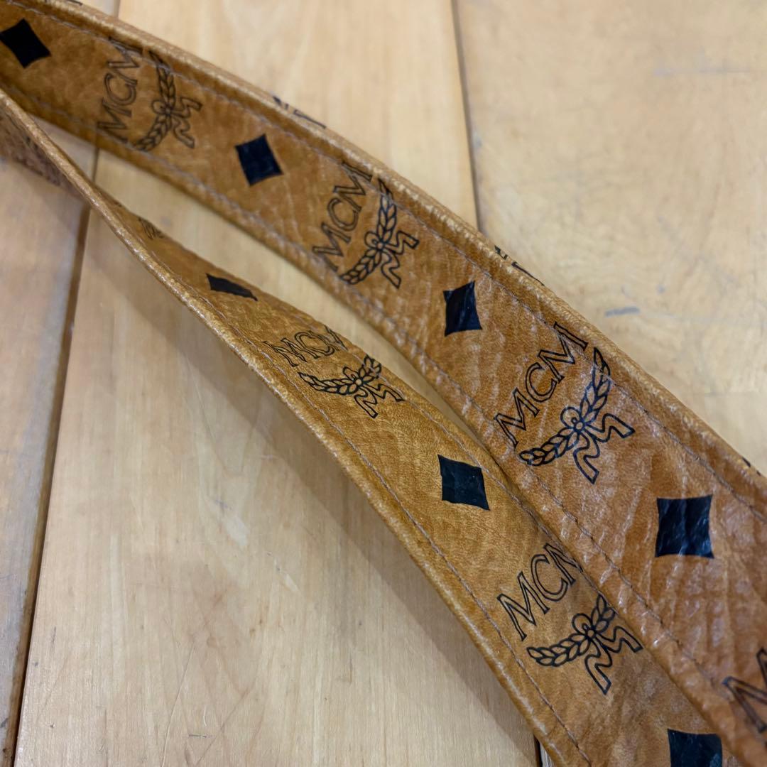 ☆MCM☆ショョダーバッグ　大きめ　幅38cm 7333H