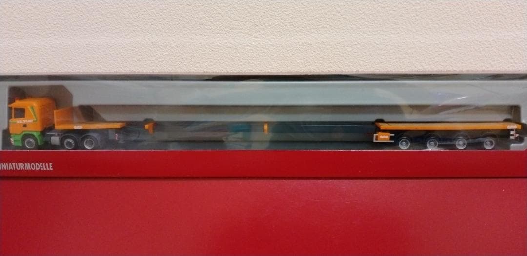 新品です。ヘルパ1/87スケールトレーラーv.d. Vlist仕様