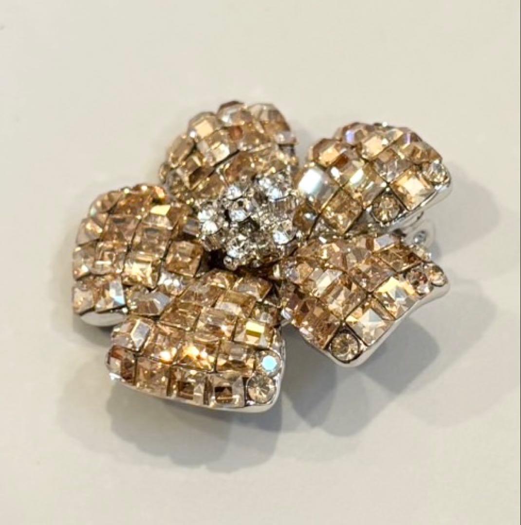 ナナ　美品　foxey フォクシー　ブローチ