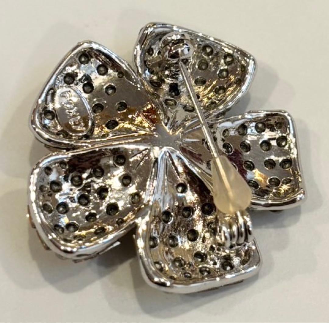 ナナ　美品　foxey フォクシー　ブローチ