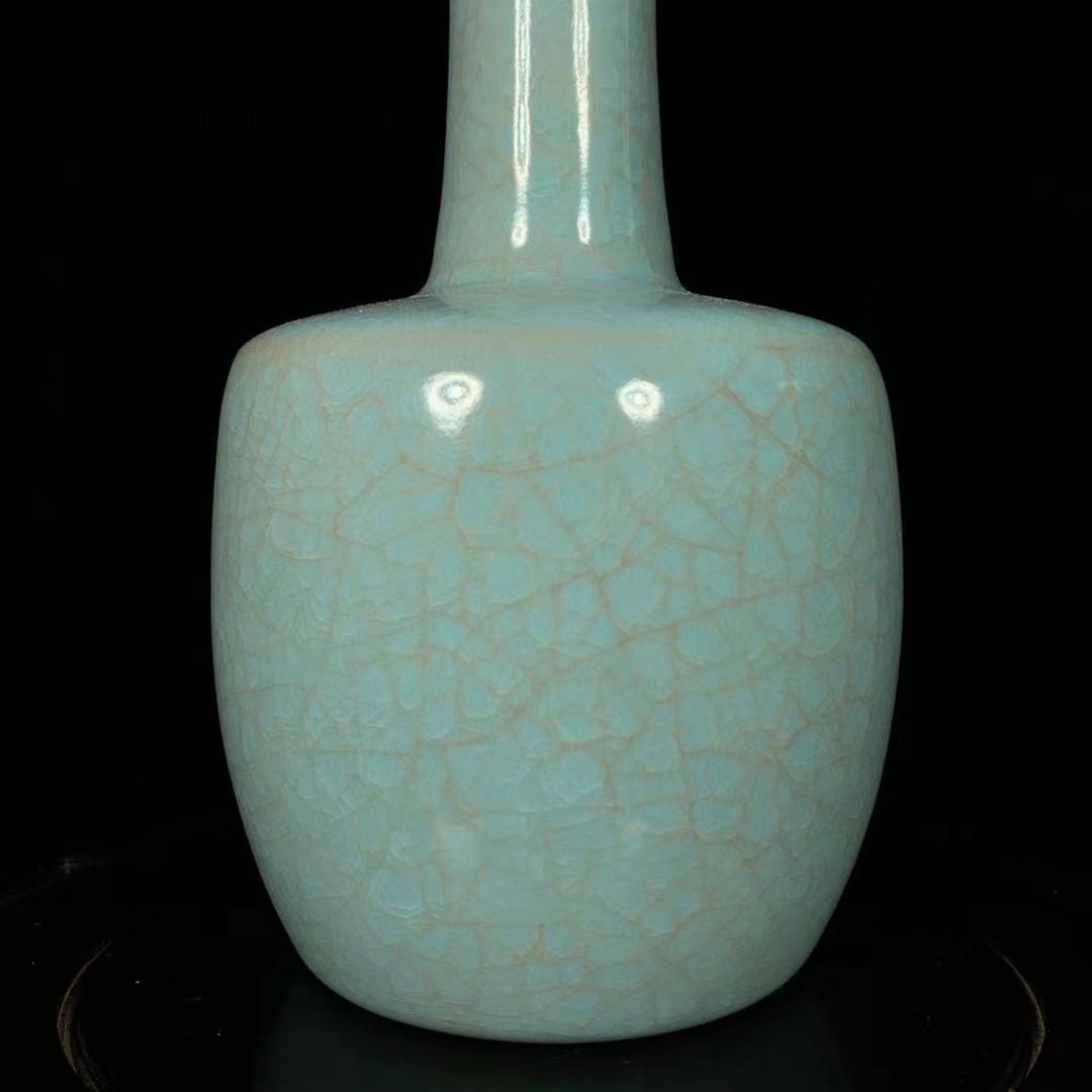 中国古美術・旧蔵の磁器・氷割れ模様の紙槌瓶・9.5x17cm・置物・書道・文房具