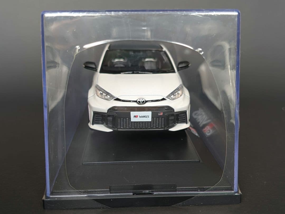 TOYOTA GR ヤリス プラチナホワイトパールマイカ 1/30 【未開封】