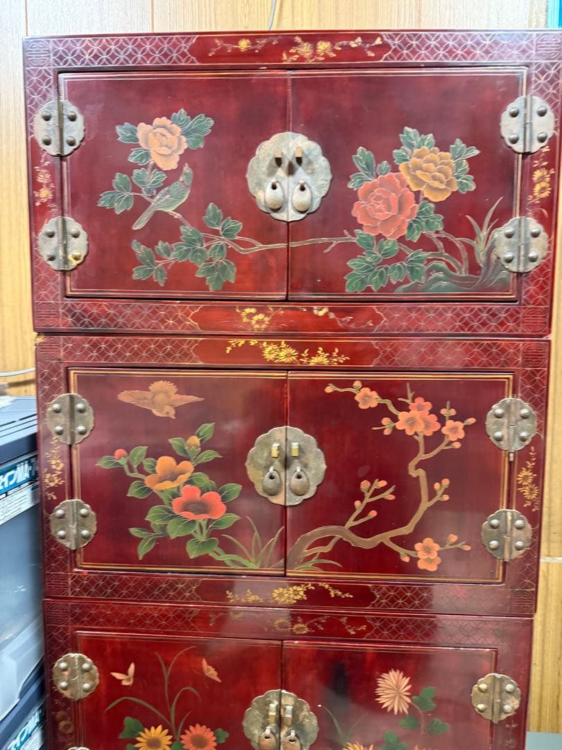 中国漆塗りキャビネット　花鳥図　飾り棚　アンティーク調家具