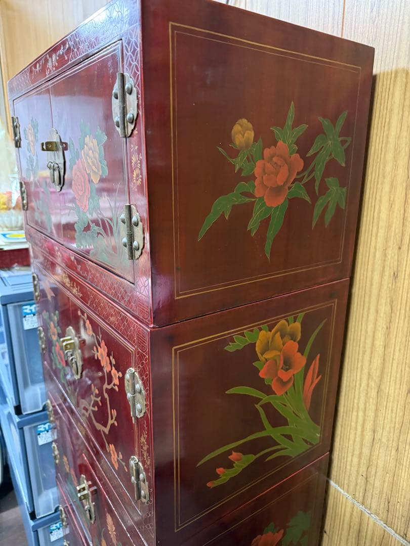 中国漆塗りキャビネット　花鳥図　飾り棚　アンティーク調家具