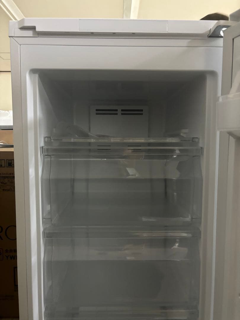 美品！2025年式/未使用級冷凍庫/YRT-F12M/121L