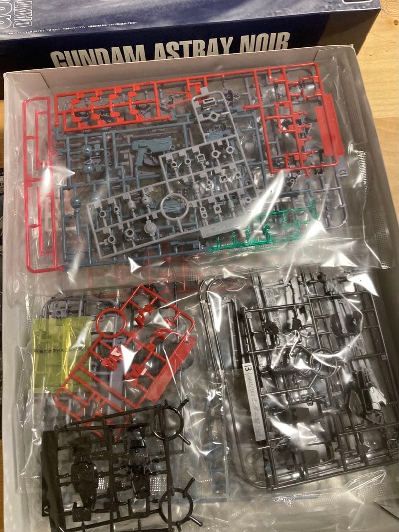 MBF-POX 「ガンダムアストレイ　ノワール」1/100スケール　MG