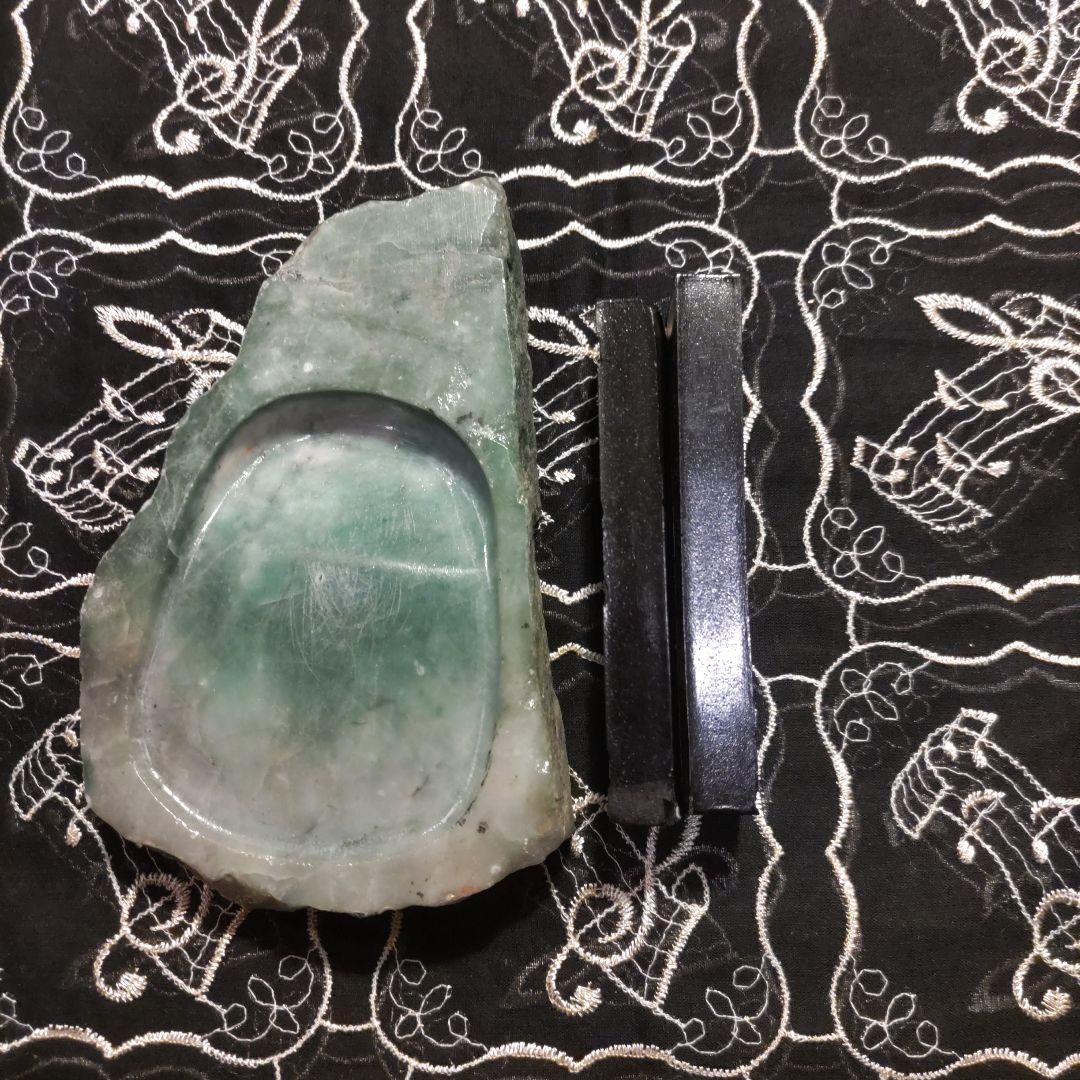 翡翠の硯と中国墨　アンティーク