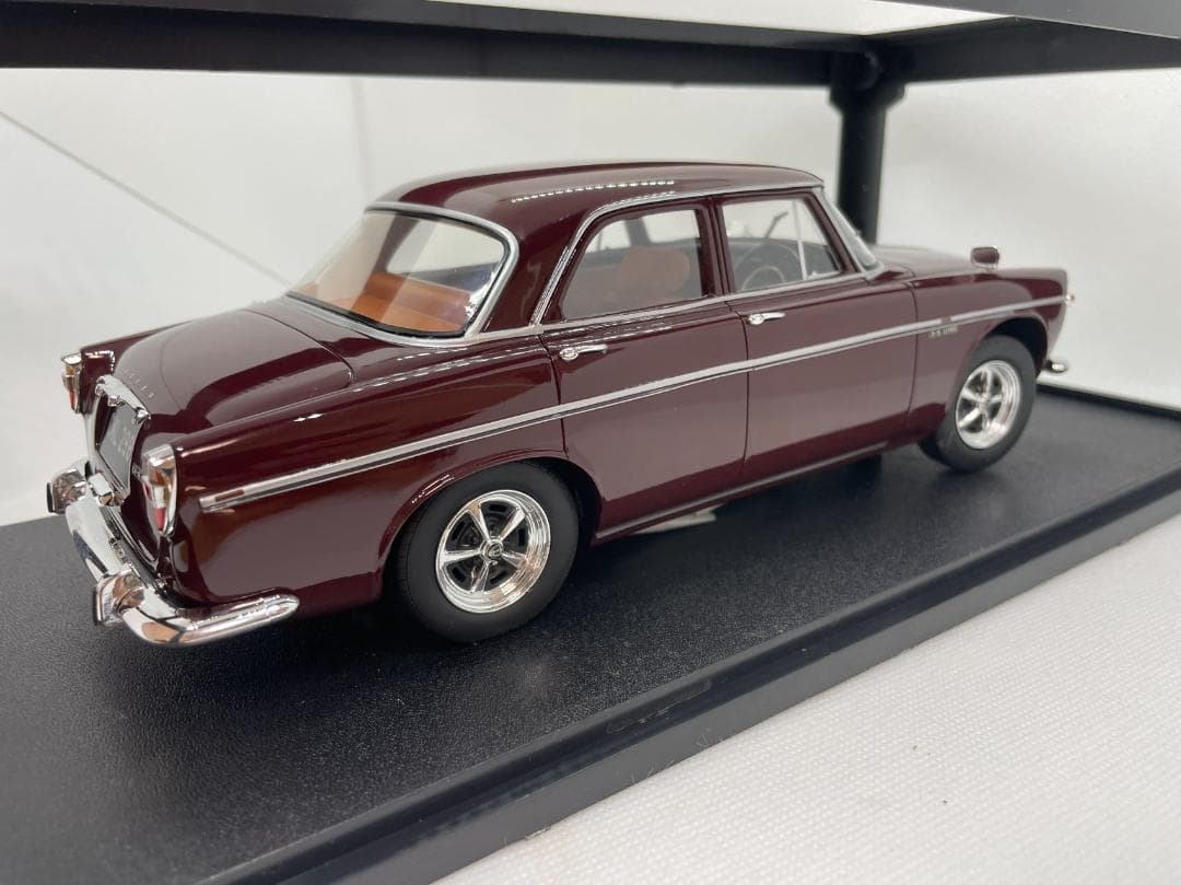 ミニカー 104-049 Cult 1/18 Rover P2b Saloon 1968
