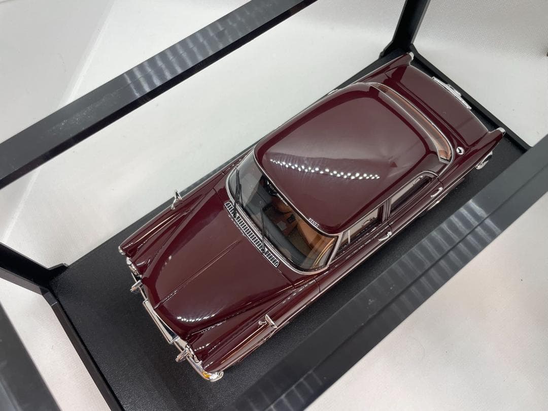 ミニカー 104-049 Cult 1/18 Rover P2b Saloon 1968