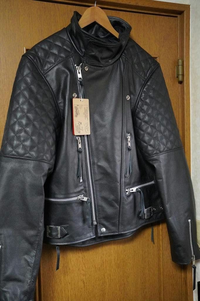 ブラックレザーシングルライダースジャケット