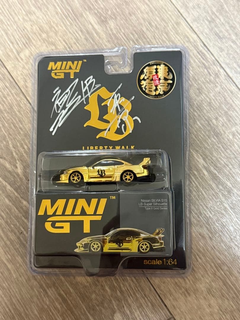 加藤会長サイン入り MINI GT リバティウォーク ゴールドミニカーサイン入り