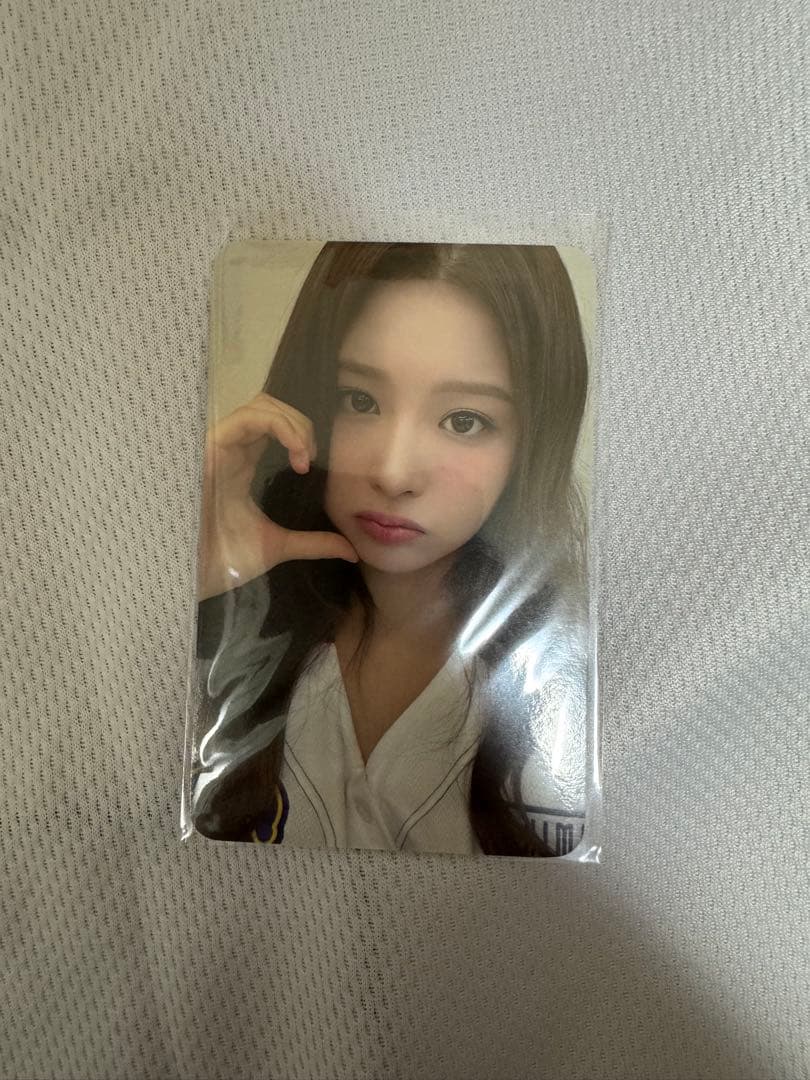 【公式】NMIXX ユニフォーム　ソリュン 01 sullyoonトレカ付