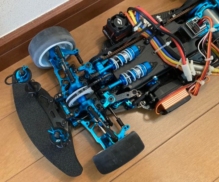 タミヤ　TA06ラジコンカー