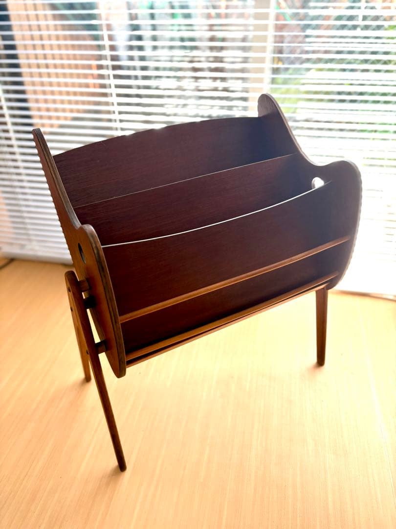 北欧家具　チーク製ヴィンテージマガジンラック