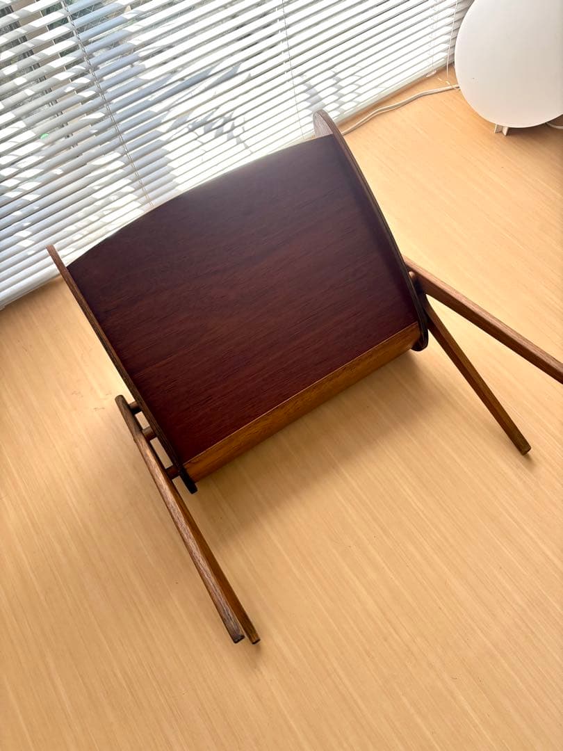 北欧家具　チーク製ヴィンテージマガジンラック