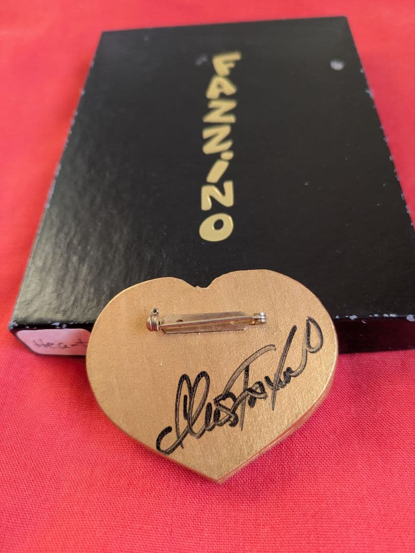 C.ファジーノ　3Dブローチ