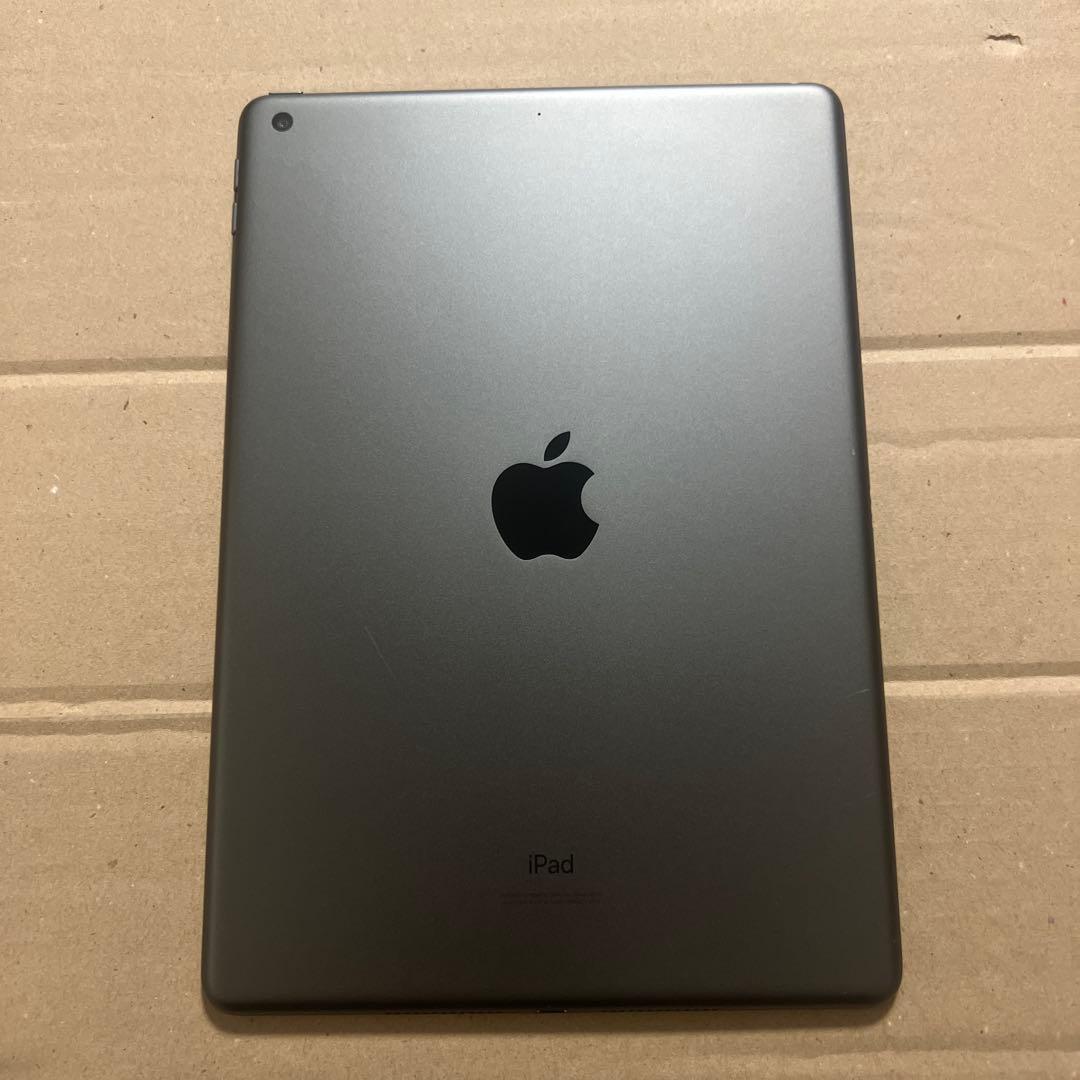 iPad 8世代 スペースグレイ 32GB 中古