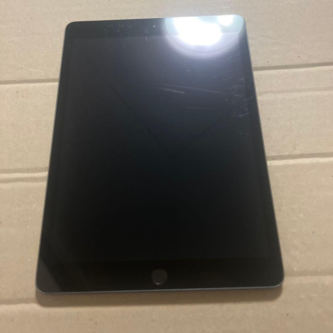 iPad 8世代 スペースグレイ 32GB 中古