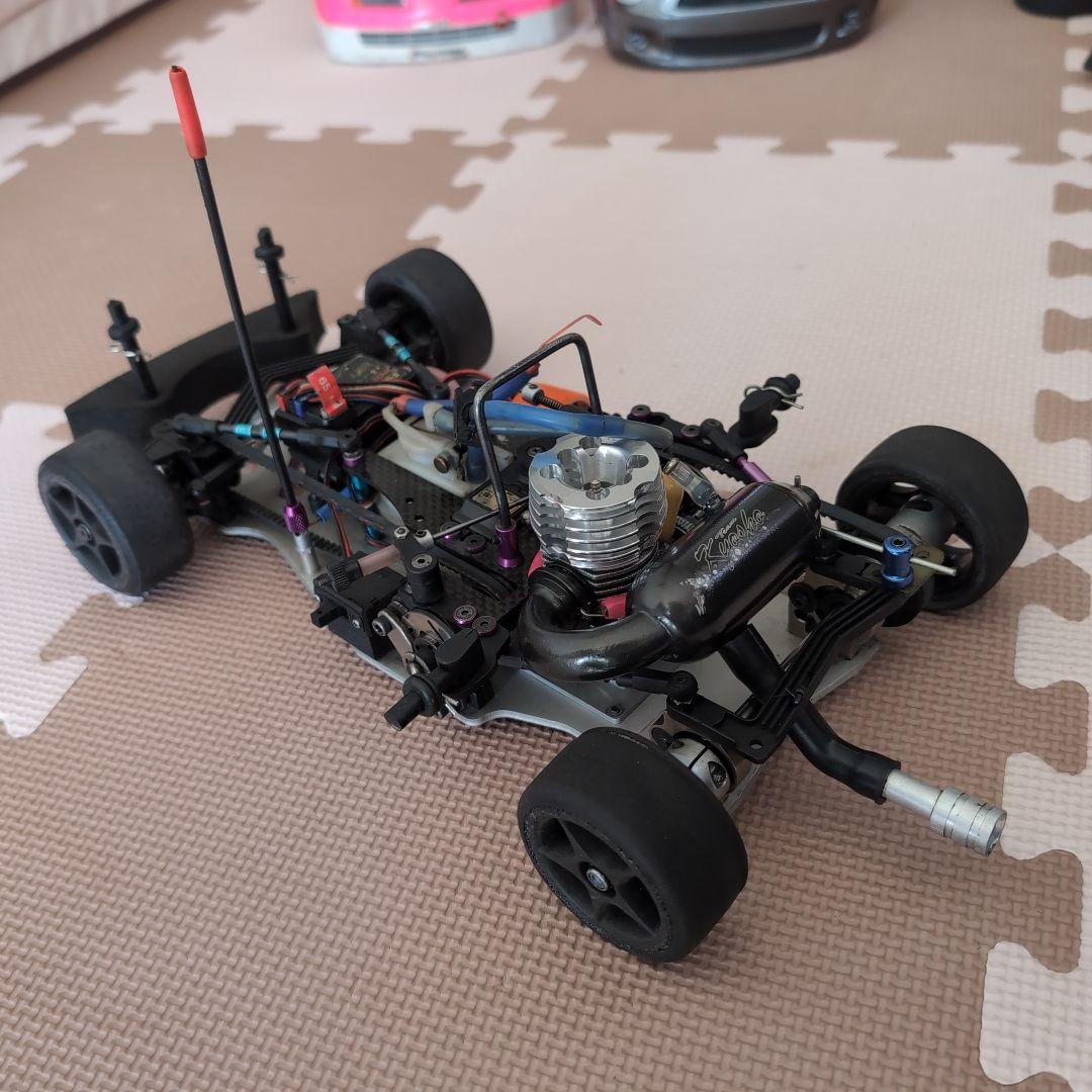 Kyosho Spada 09L ラジコンエンジンカー．プロポ付