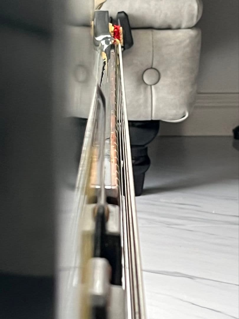 エレキギター　　ベース