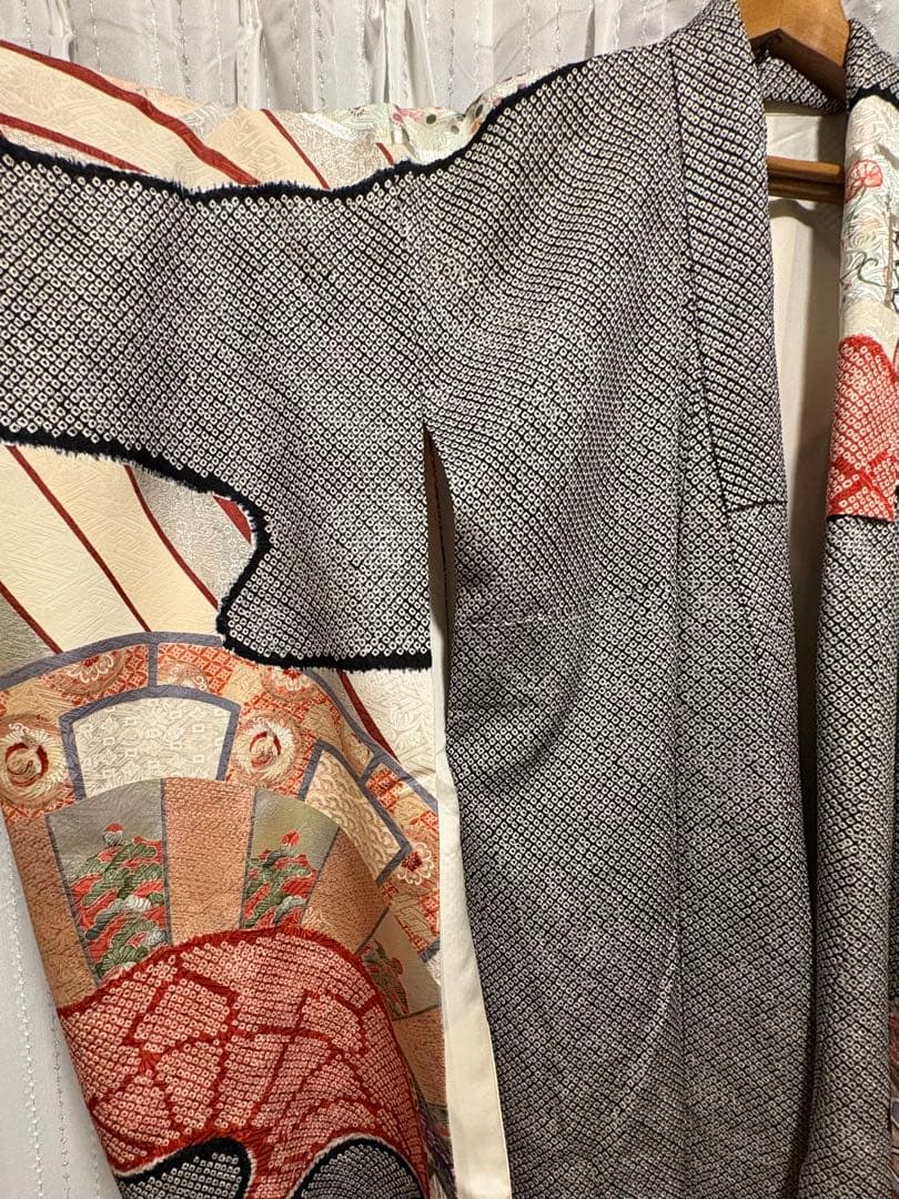 値下げ‼️⭐︎伝統的な和装スタイル⭐︎ 希少な総絞りの振袖・帯セット（購入時80万円）