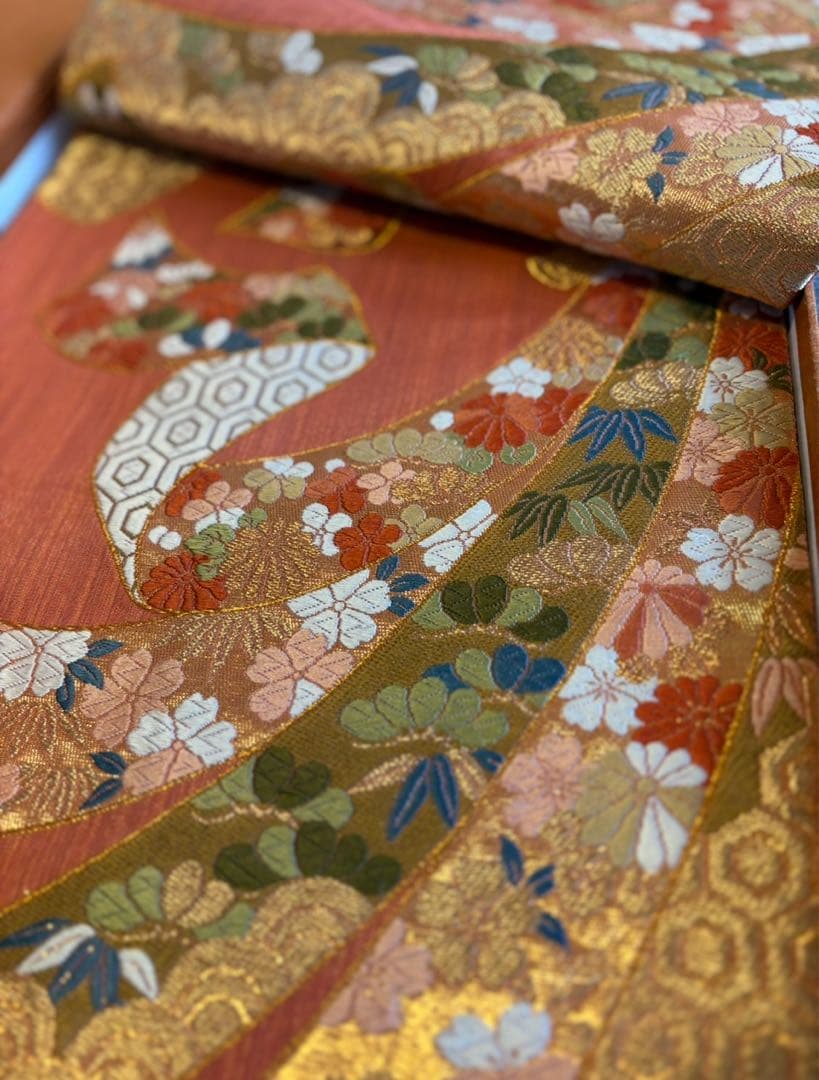 値下げ‼️⭐︎伝統的な和装スタイル⭐︎ 希少な総絞りの振袖・帯セット（購入時80万円）