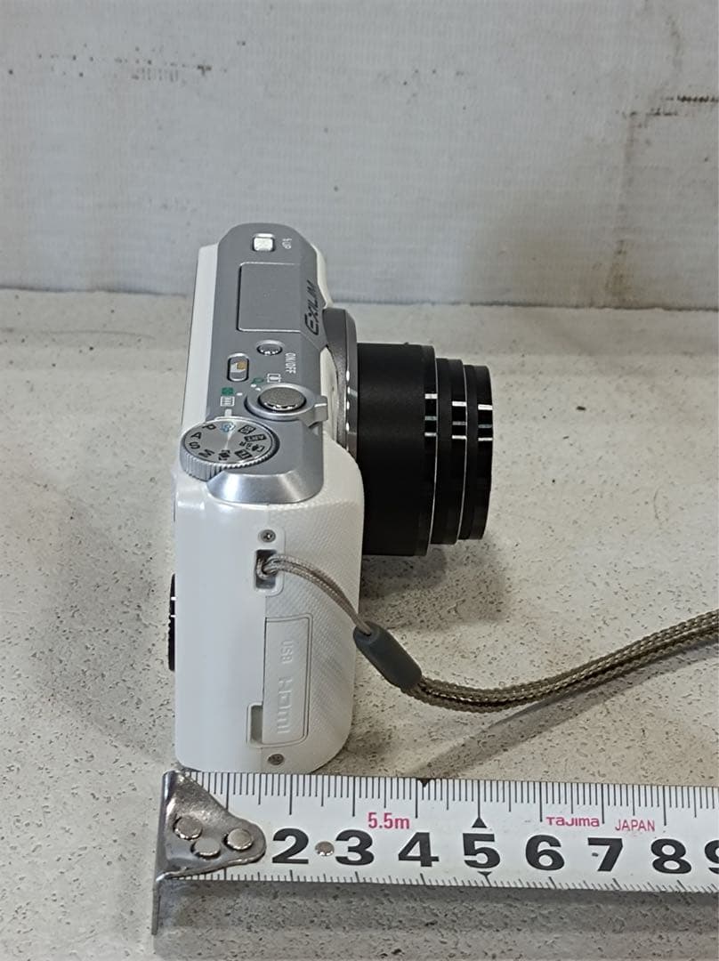 八6715【美品】CASIOデジタルカメラ　EXILIM HS EX-ZR850