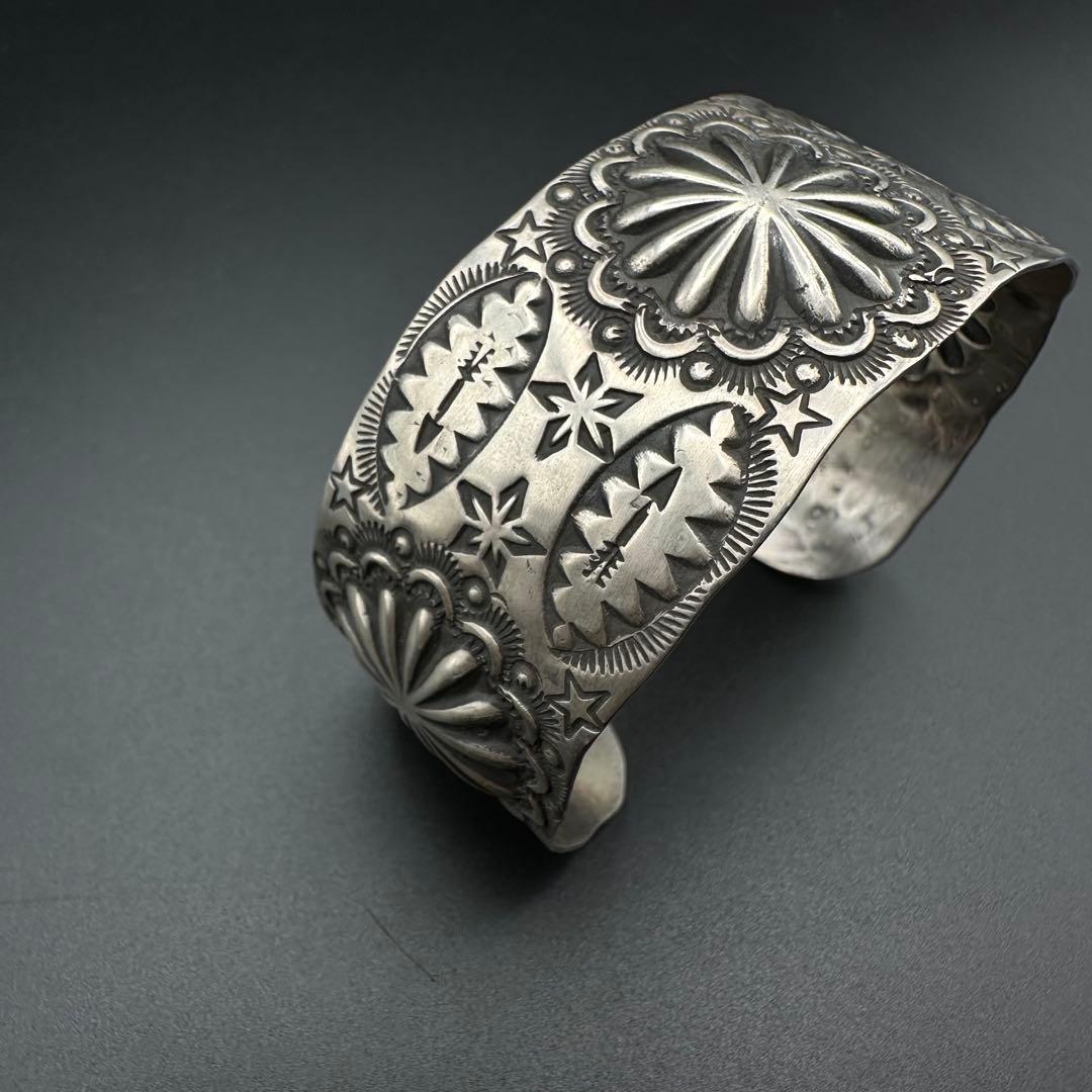 Navajo Vincent Joe Platero スタンプワーク　バングル